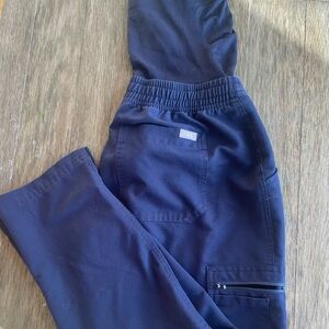 FIGS maternity bottoms